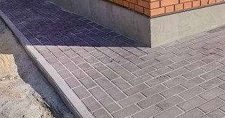 Укладка плитки на отмостку: Цена от 838 руб. в Черняховске от ТротуарнаяПлитка