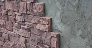 Качественная отделка цоколя фундамента снаружи в Черняховске в октябре